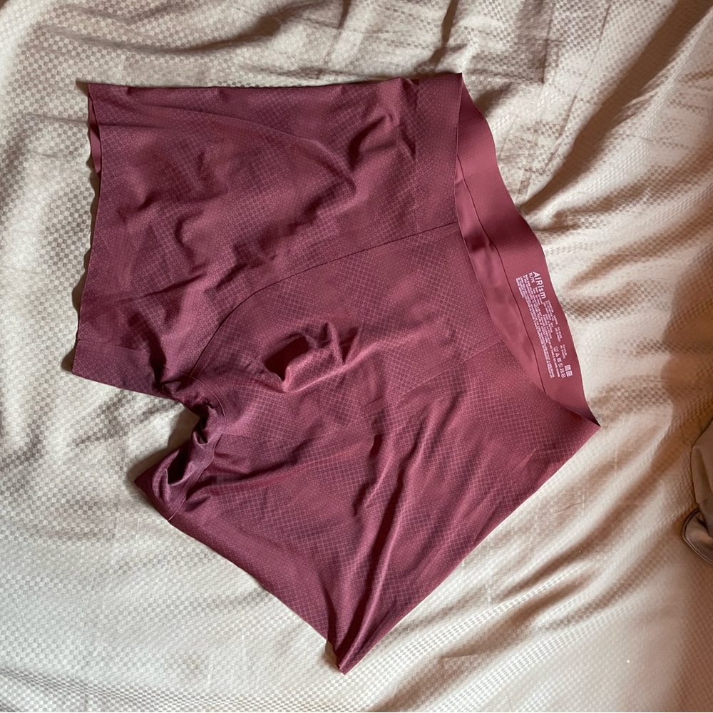 UNIQLO Seamless Men's Maroon Boxer Briefs Airism